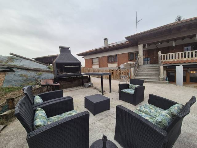 Casa-chalet en Venta en N/A en Nuevos Roces