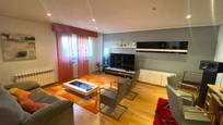 Living room of Single-family semi-detached for sale in San Cibrao das Viñas  with Heating, Private garden and Terrace