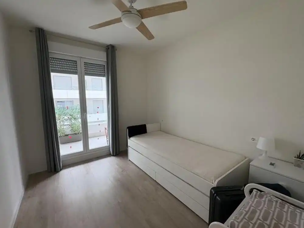 Dormitori de Apartament de lloguer en Marbella amb Aire condicionat, Terrassa i Traster