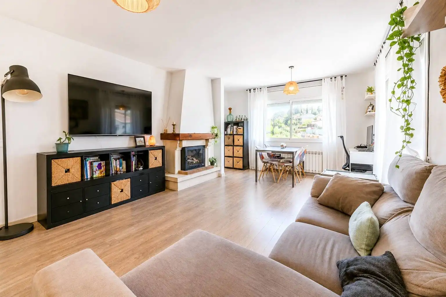 Living room of Houses for sale in Olèrdola  with Heating, Parquet flooring and Terrace