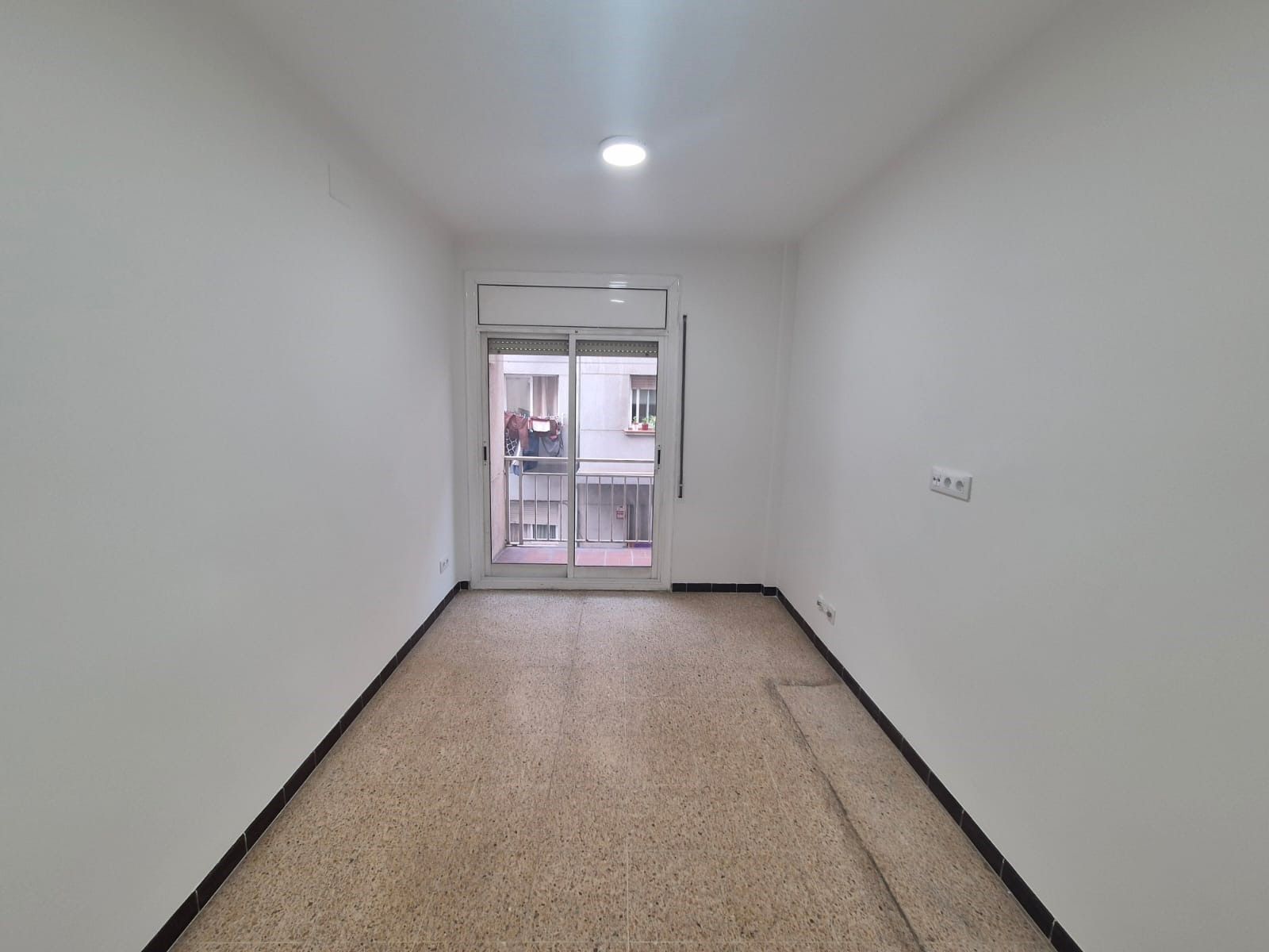 Bedroom of Flat to rent in L'Hospitalet de Llobregat  with Oven, Balcony and Pets allowed