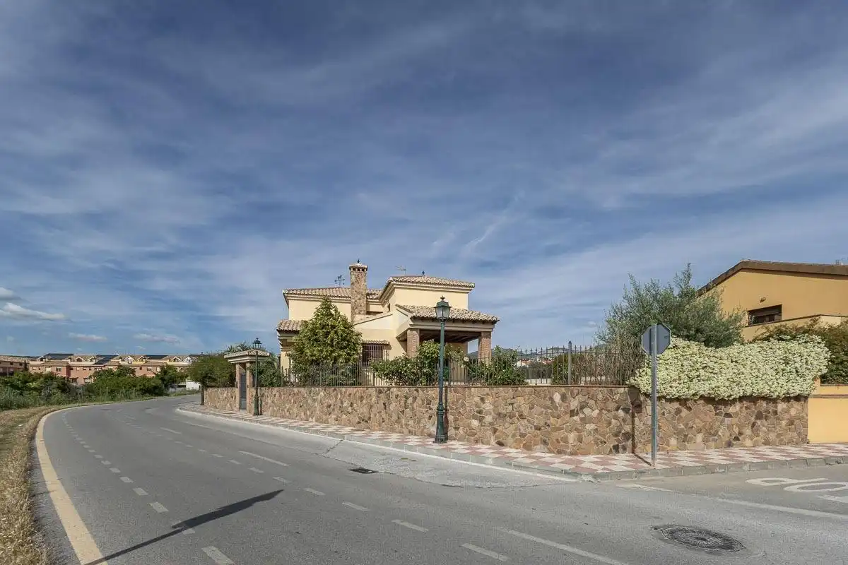 Vista exterior de Casa o chalet en venta en Cájar con Calefacción, Jardín privado y Terraza