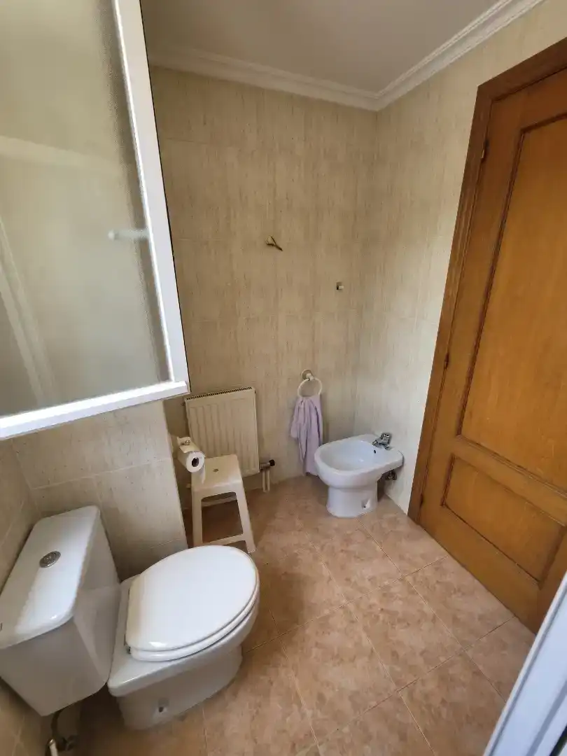 Bany de Pis en venda en Béjar amb Jardí privat, Traster i Piscina