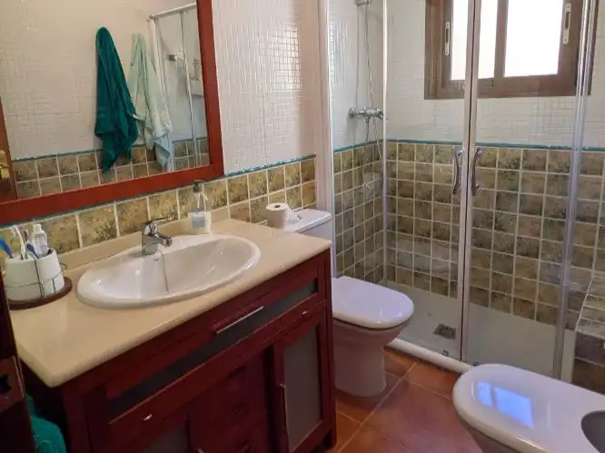 Bathroom of Flat for sale in Marmolejo, Jaén