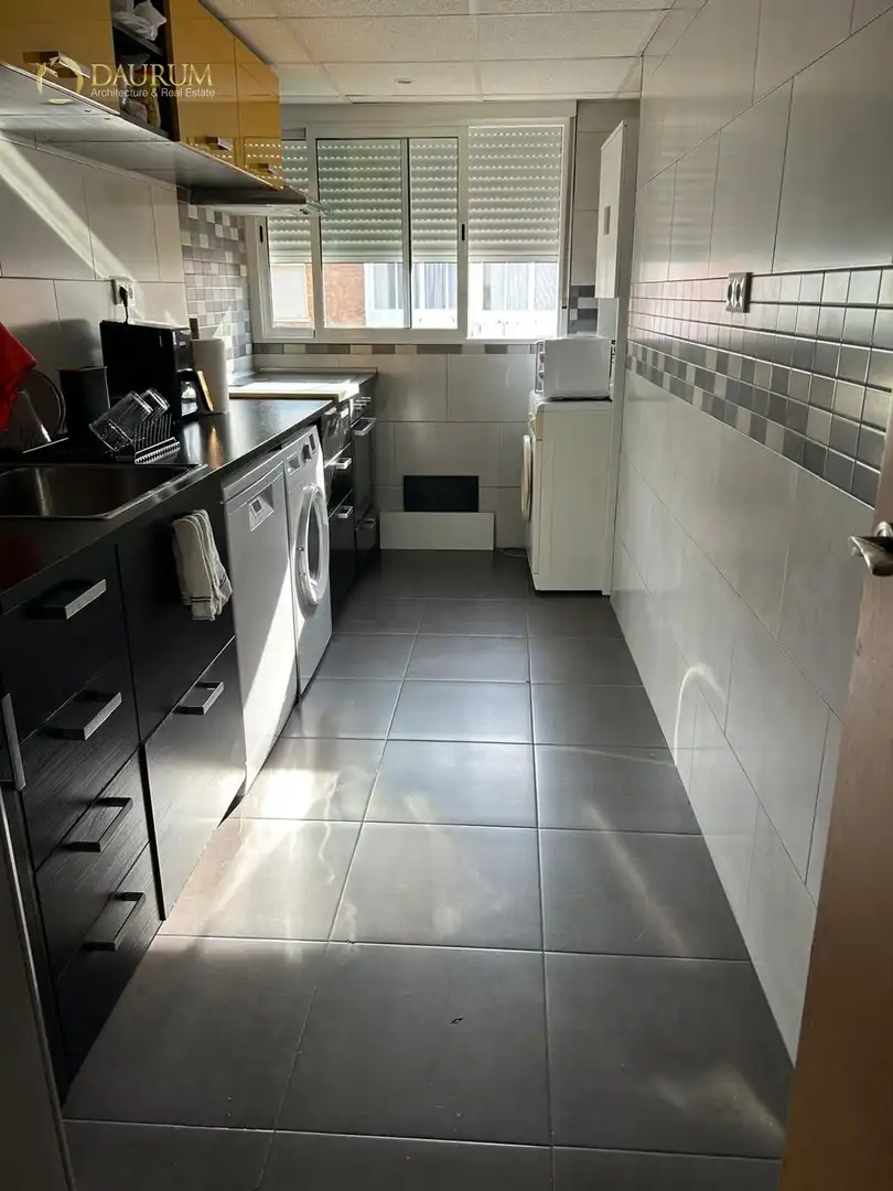 Cocina de Piso en venta en Sevilla con Aire acondicionado