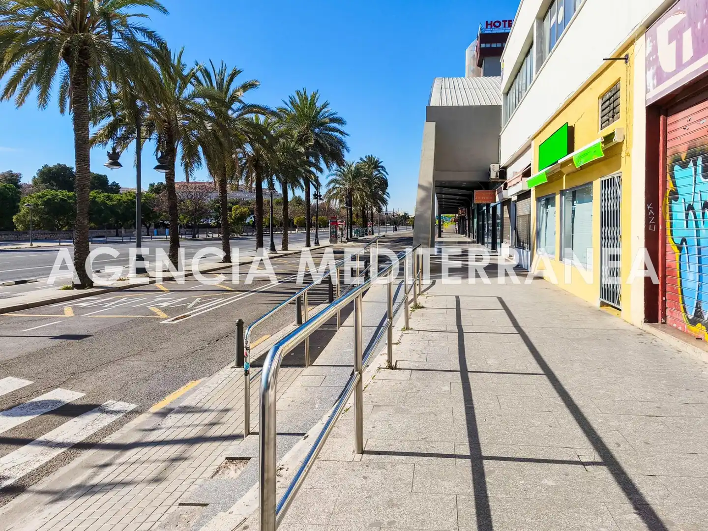 Local de alquiler en Avenida MENEDEZ PIDAL, 13, Barrio de Campanar
