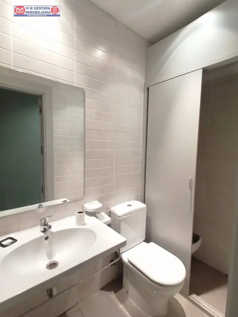 Baño de Local de alquiler en Herencia con Aire acondicionado
