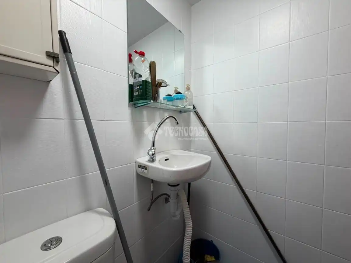 Badezimmer von Geschaftsraum zur Miete in Málaga mit Klimaanlage