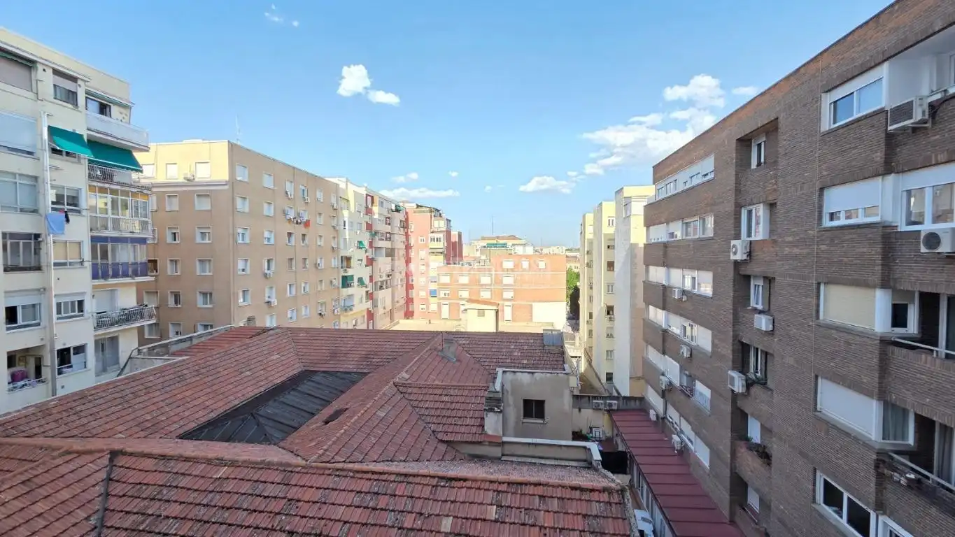 Außenansicht von Wohnung zum Verkauf in Madrid mit Heizung und Parkett
