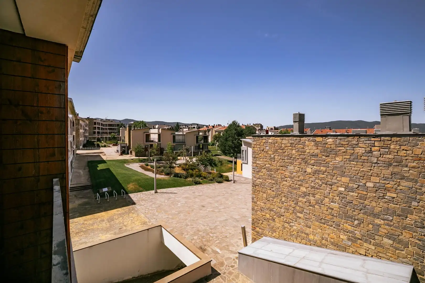 Terraza de Piso en venta en Sabiñánigo con Calefacción, Jardín privado y Terraza
