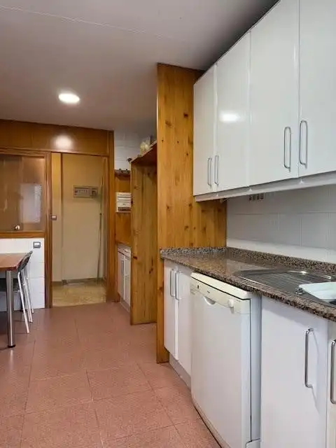 Küche von Wohnung zum Verkauf in Murcia mit Klimaanlage und Abstellraum