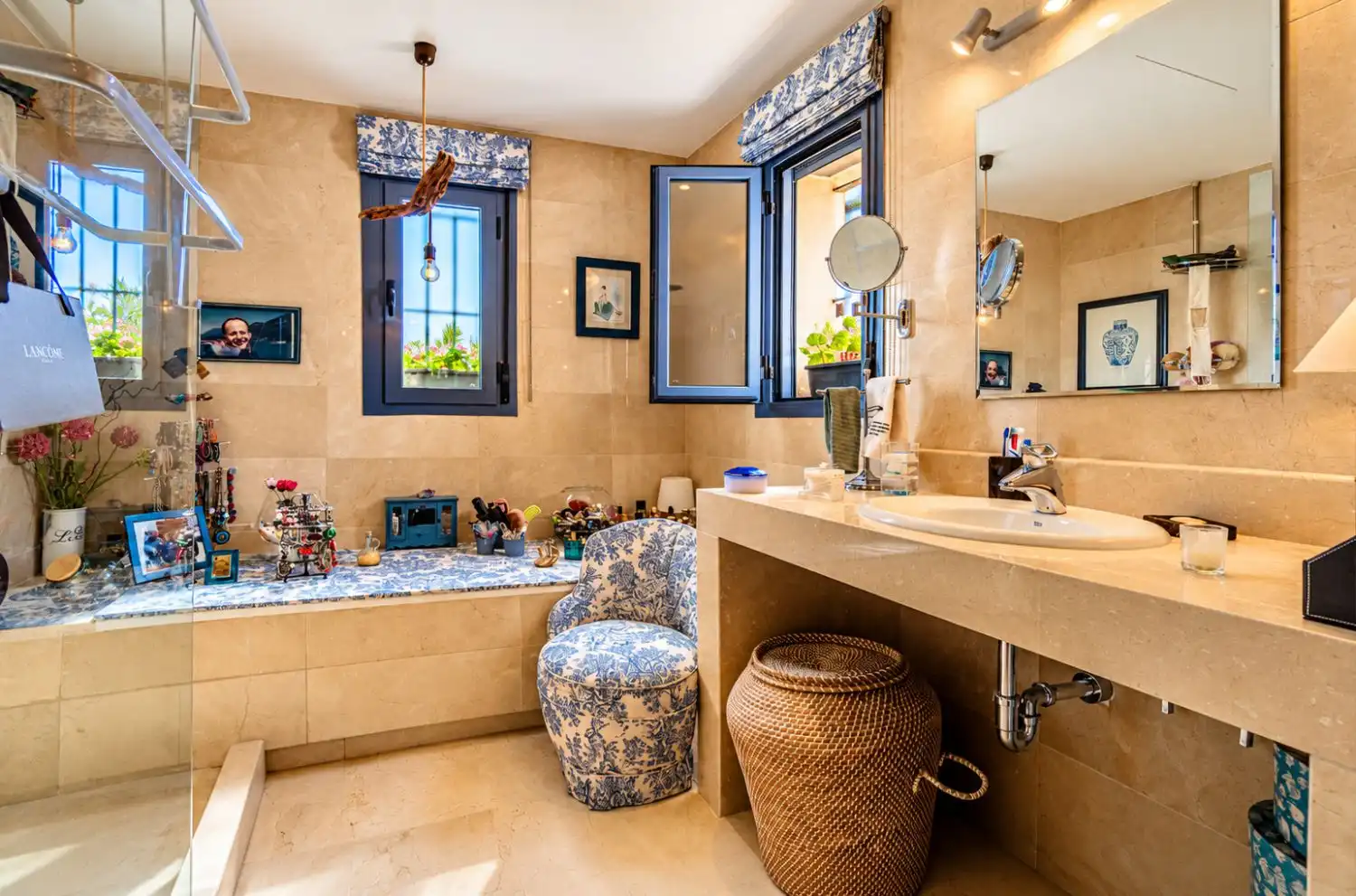 Bathroom of Houses for sale in Sotogrande Costa