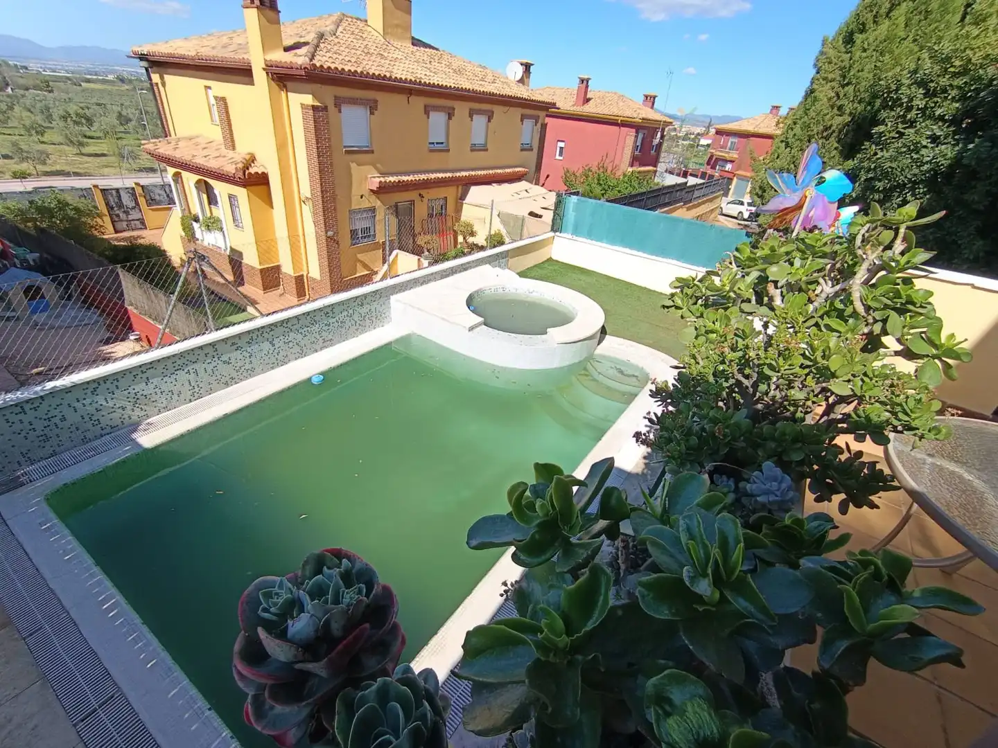 Piscina de Casa o chalet en venta en Alhendín con Aire acondicionado, Calefacción y Jardín privado