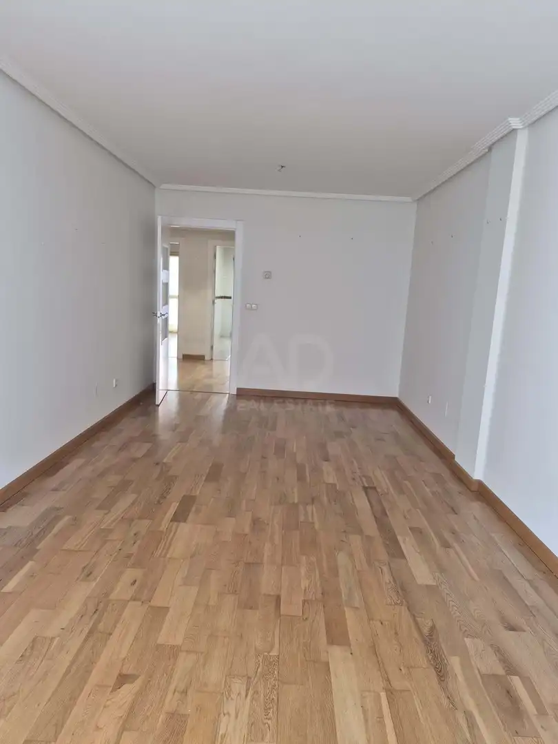 Sala d'estar de Pis de lloguer en León Capital  amb Calefacció i Terrassa