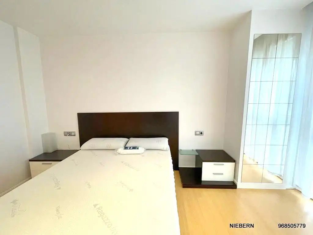 Habitación de Piso de alquiler en Cartagena con Aire acondicionado, Parquet y Amueblado