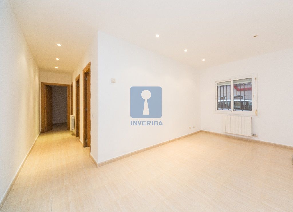 Flat for sale in Sant Adrià de Besòs  with Heating