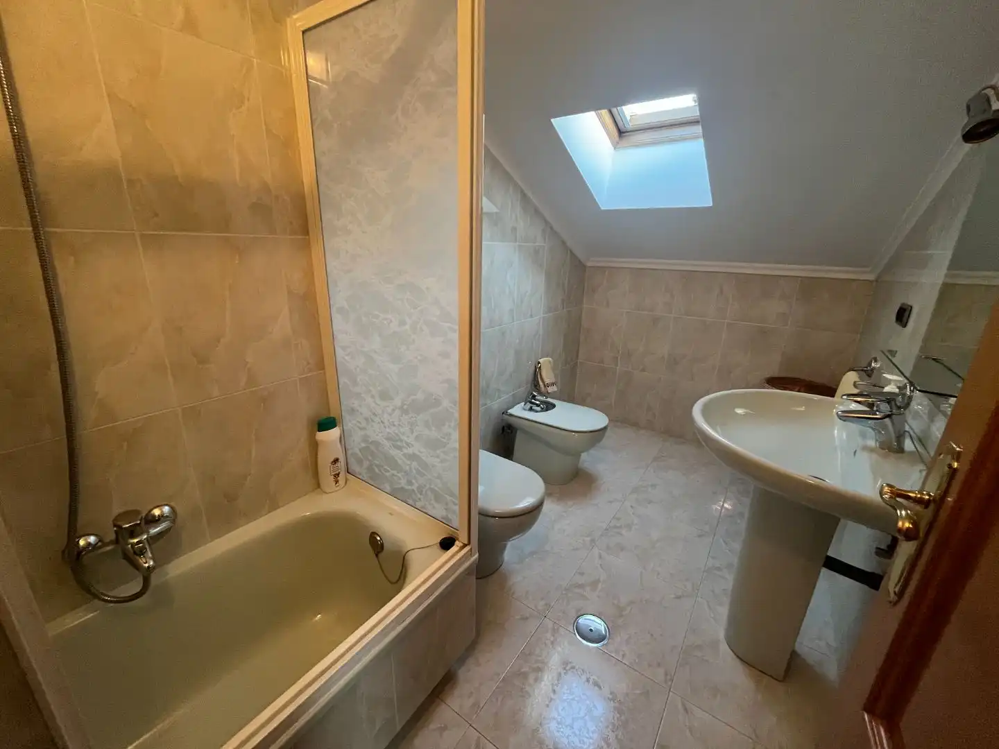 Bathroom of Duplexes for sale in Monforte de Lemos  with Heating, Private garden and Parquet flooring