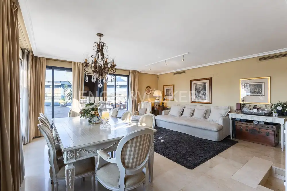 Comedor de Ático de alquiler en Valencia con Aire acondicionado, Calefacción y Terraza
