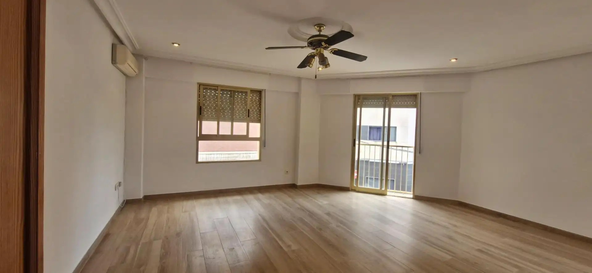 Living room of Flat for rent in Elche / Elx  with Air Conditioner, Terrace and Balcony
