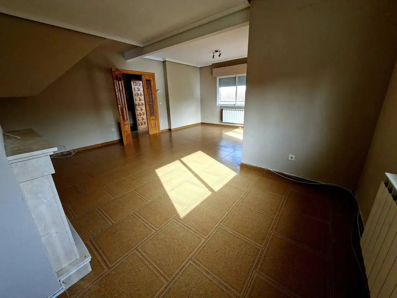 Sala d'estar de Casa adosada en venda en Moralzarzal amb Calefacció, Jardí privat i Terrassa