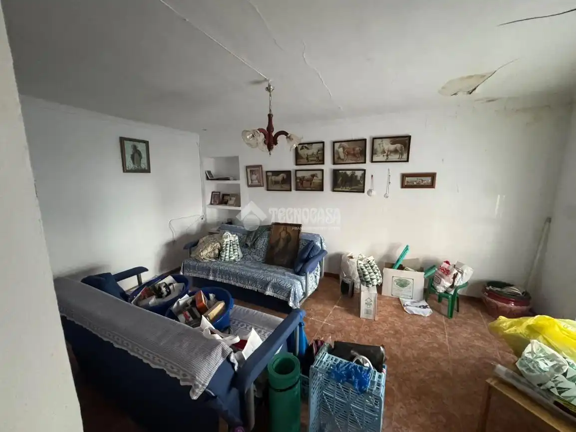 Casa aparellada amb terrassa en venda a C. Carmen, imagen 3