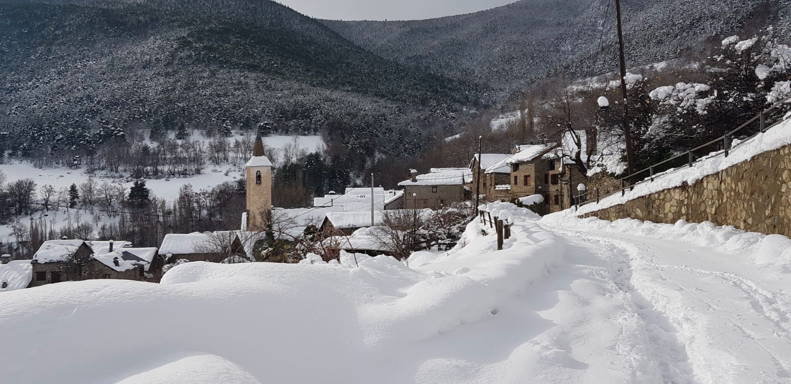 Vista exterior de Finca rústica de lloguer en La Guingueta d'Àneu amb Traster, Balcó i Es permeten mascotes