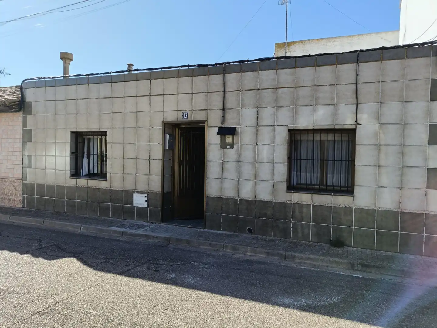 Vista exterior de Finca rústica en venda en Luceni amb Calefacció i Moblat