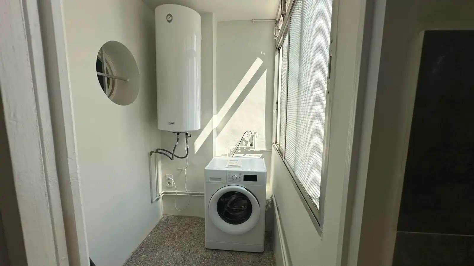 Bathroom of Flat for rent in Ferrol  with Furnished, Oven and Washing machine