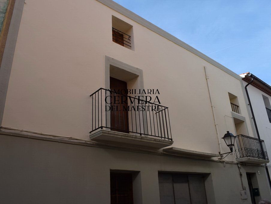Vista exterior de Casa adosada en venda en Tírig amb Terrassa