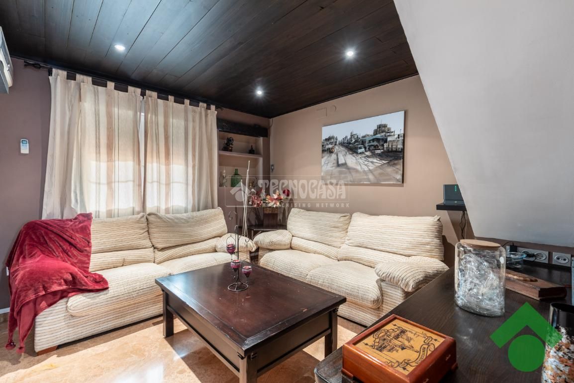 Sala d'estar de Casa adosada en venda en Albolote amb Aire condicionat i Calefacció