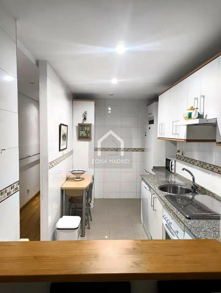 Küche von Wohnung zur Miete in Madrid mit Klimaanlage, Heizung und Parkett