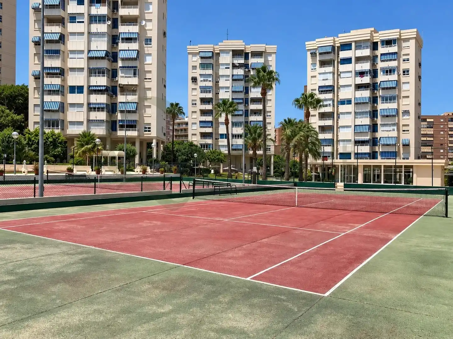 Vista exterior de Piso en venta en Playa de San Juan - El Cabo de las Huertas
