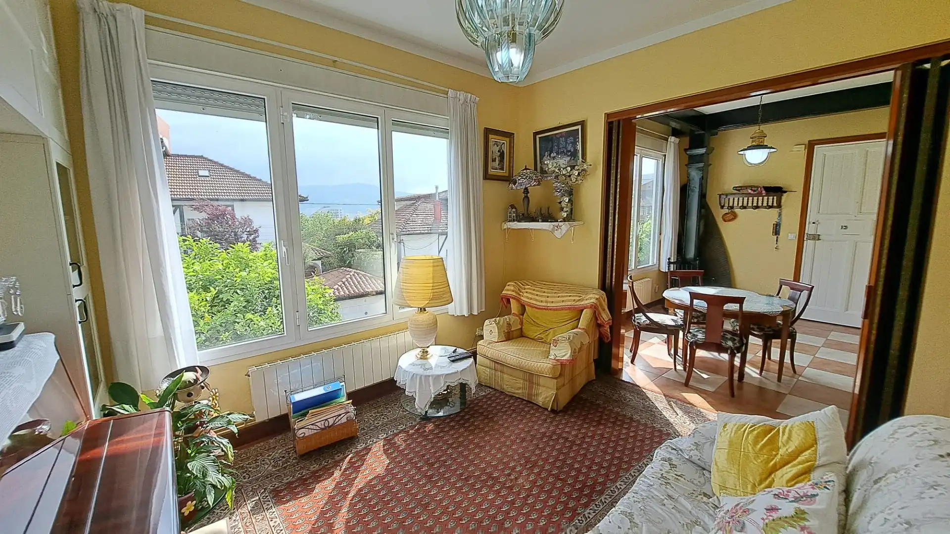 Sala d'estar de Casa o xalet en venda en Bilbao  amb Calefacció, Jardí privat i Terrassa