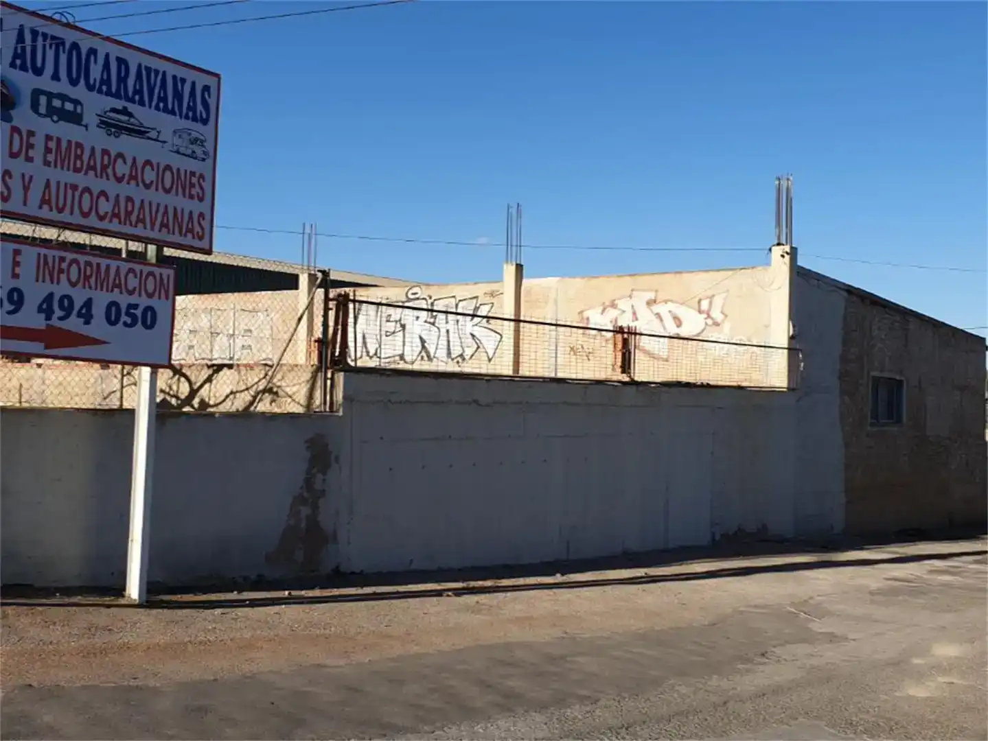 Außenansicht von Fabrikhallen zur Miete in Cartagena