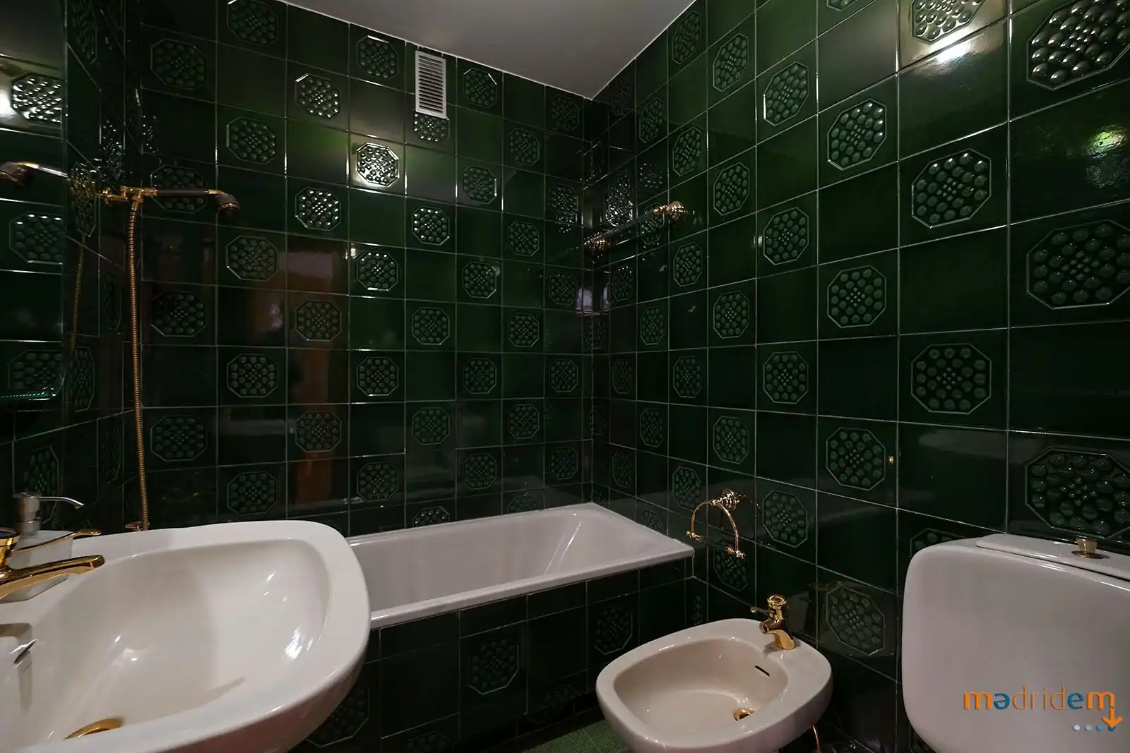 Bathroom of Apartments for sale in Madrid  with Air Conditioner, Heating and Private garden