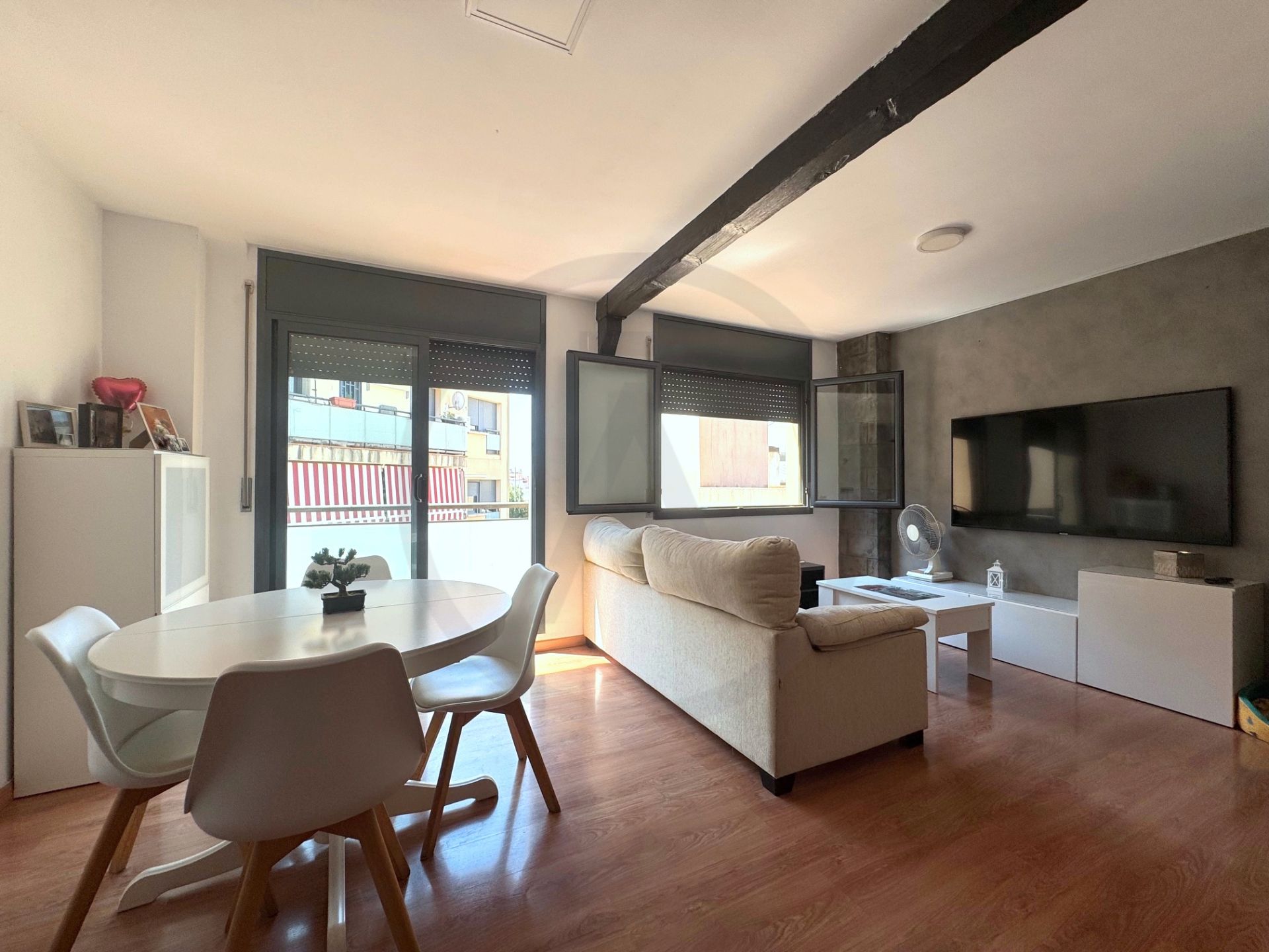 Living room of Duplex for sale in Terrassa  with Air Conditioner, Parquet flooring and Terrace