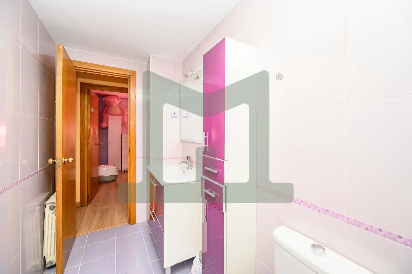 Bathroom of Flat for sale in San Fernando de Henares  with Air Conditioner, Heating and Storage room