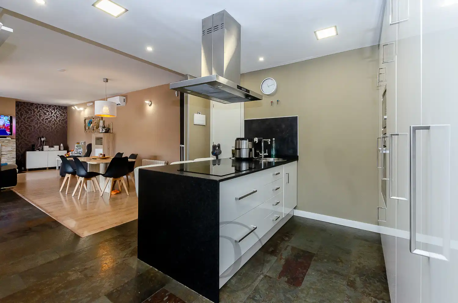 House with pool for sale in Carrer Venècia, imagen 15