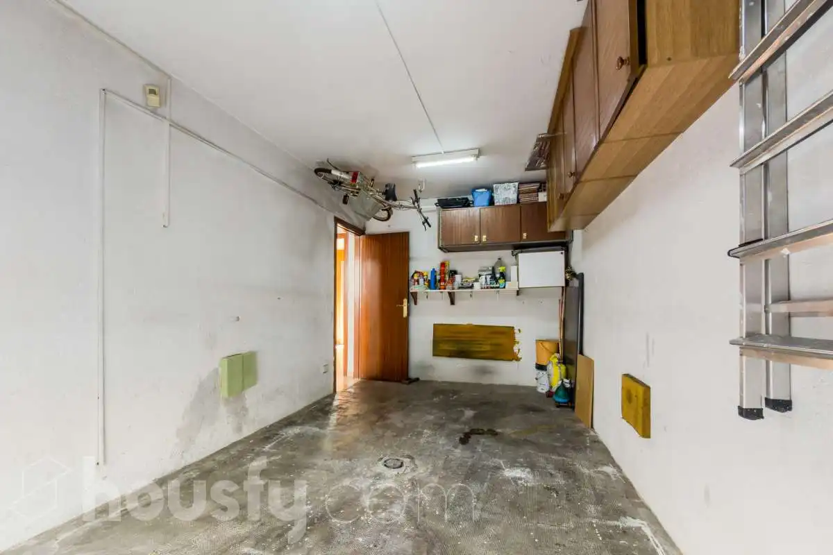 Houses for sale in Santa Coloma de Gramenet  with Air Conditioner, Heating and Private garden