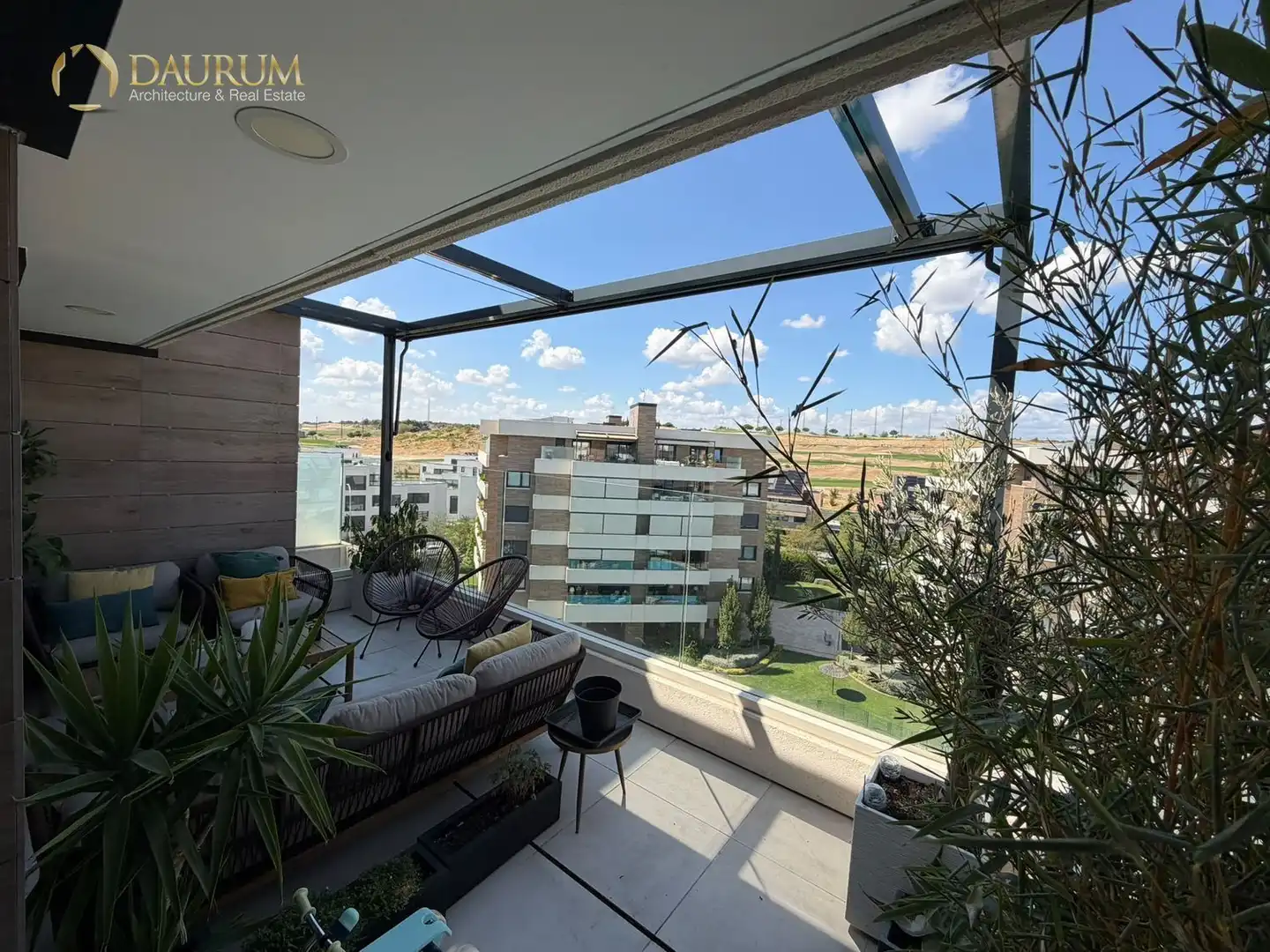 Ático con piscina en venta en Gloria Fuertes