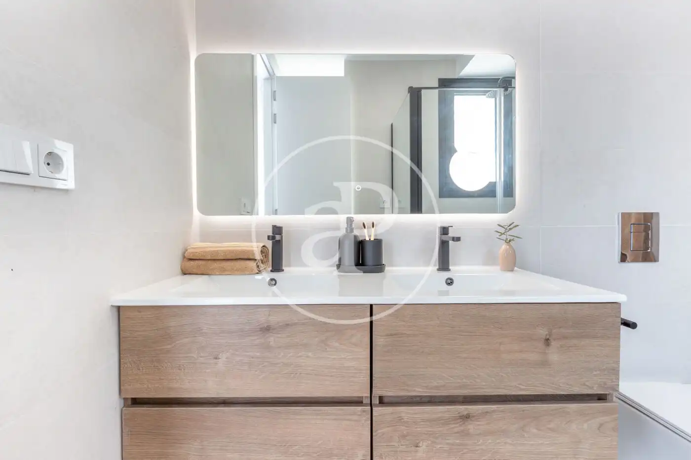 Baño de Piso en venta en Valencia con Aire acondicionado, Calefacción y Amueblado