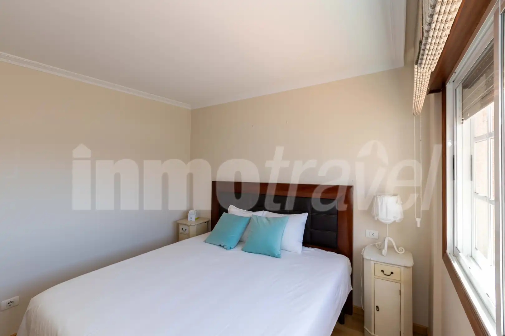 Dormitori de Casa adosada de lloguer en Sanxenxo amb Jardí privat, Terrassa i Moblat
