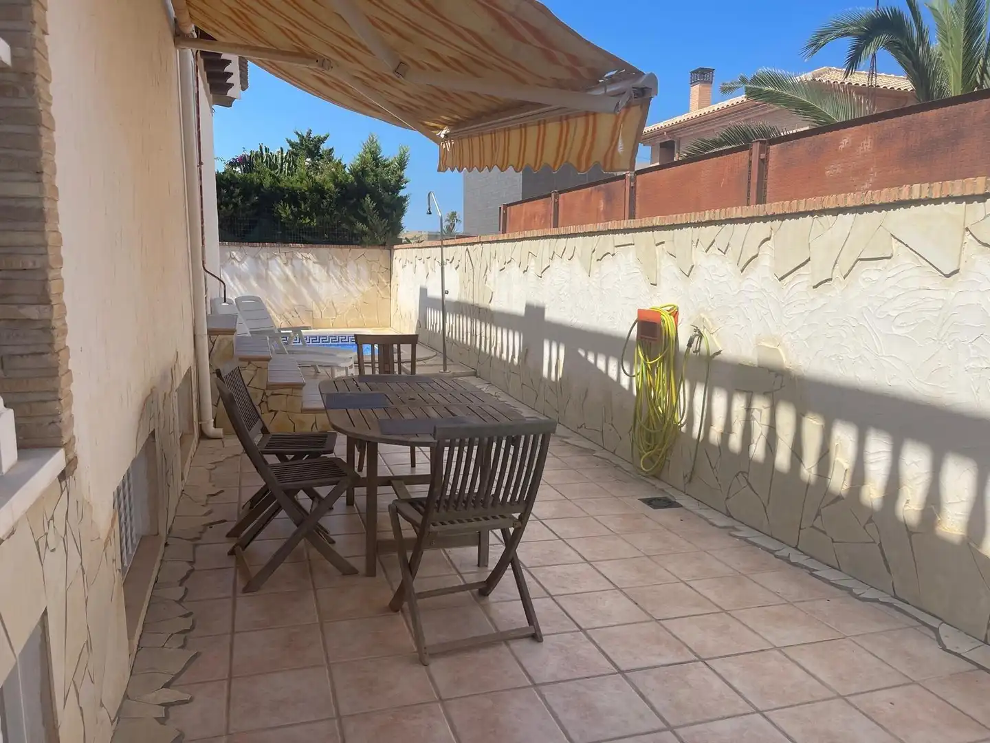 Terrassa de Casa adosada en venda en Torrevieja amb Aire condicionat, Calefacció i Jardí privat
