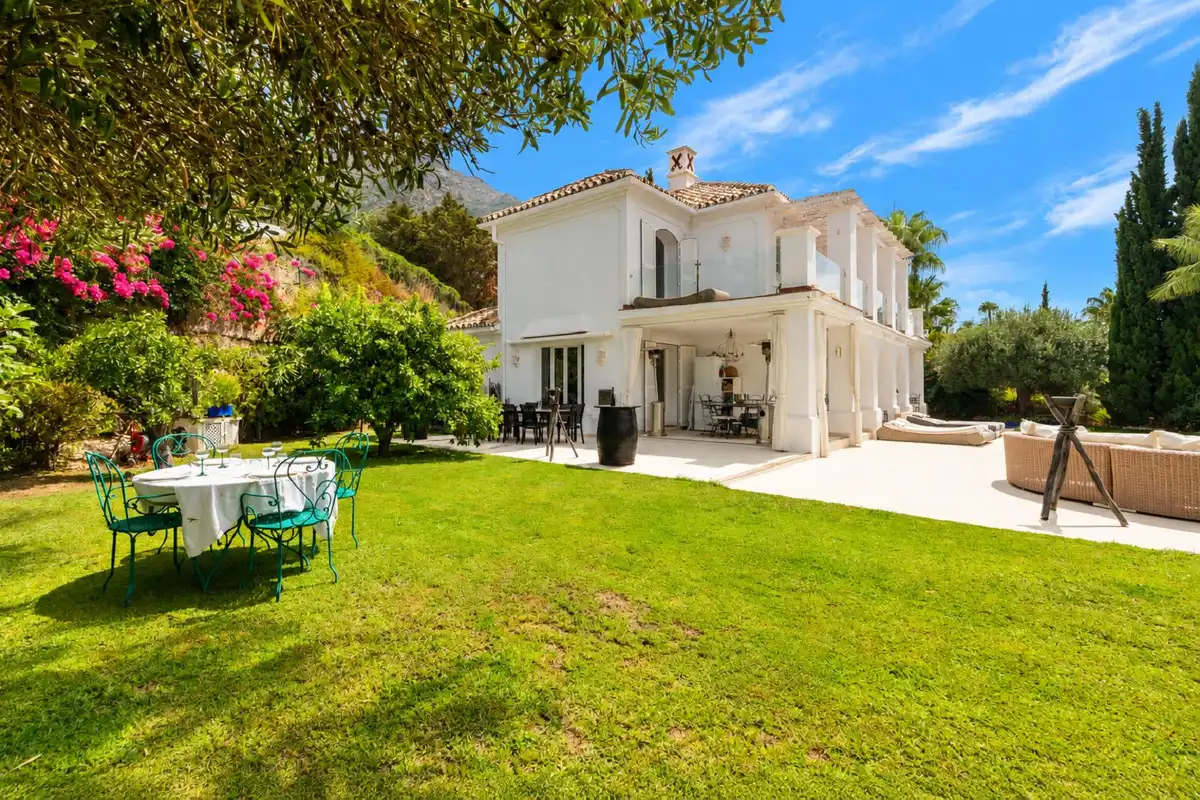 Garden of Commercial properties for sale in Istán, Málaga