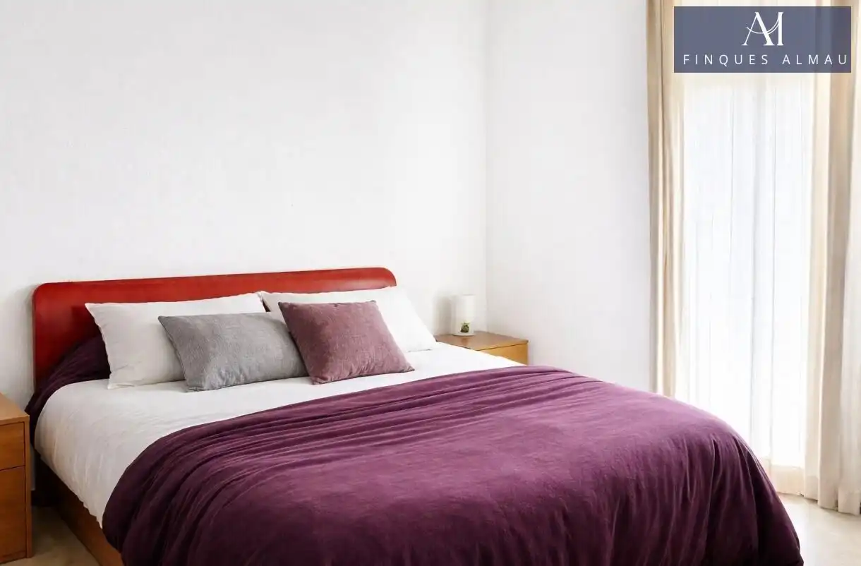 Bedroom of Flat for sale in Vilanova i la Geltrú