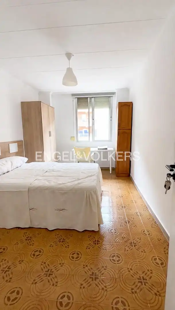Habitación de Piso de alquiler en Valencia con Calefacción y Amueblado