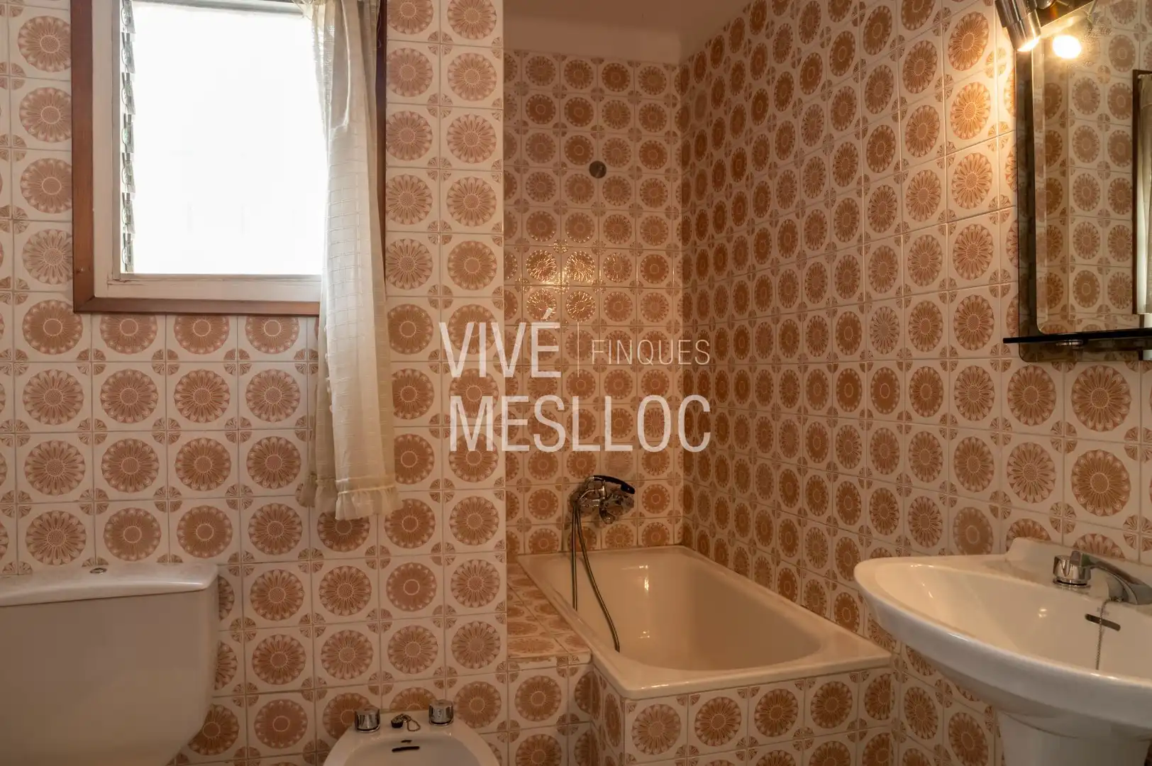 Bathroom of Flat for sale in El Masnou