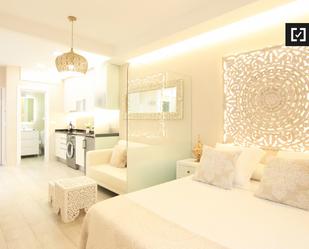 Bedroom of Flat to rent in  Madrid Capital  with Air Conditioner, Heating and Furnished