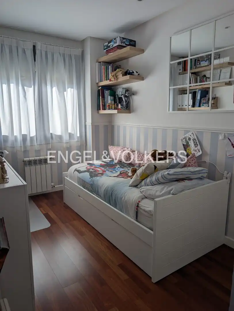 Bedroom of Flat for rent in Las Rozas de Madrid  with Air Conditioner, Heating and Private garden