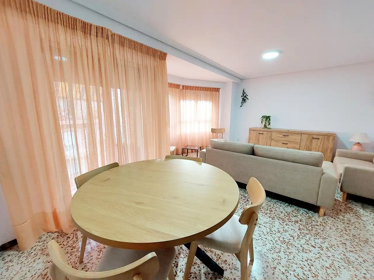 Living room of Flat for rent in Elche / Elx  with Air Conditioner, Furnished and Balcony